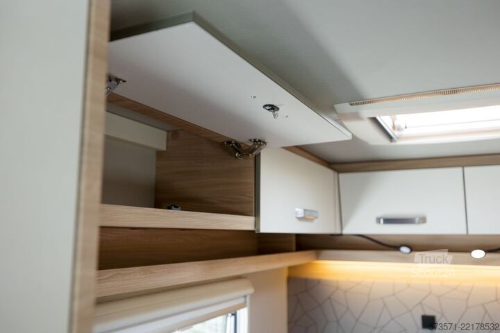Autocaravana semi-integrada Fiat Ducato Weinsberg Carasuite