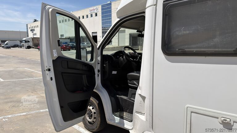 Caravana semiintegrada Fiat Ducato Weinsberg Carasuite