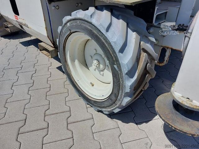 Makaslı kaldırma SkyJack SJ6832 RTE