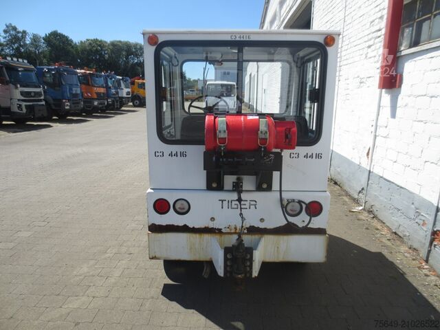 Customized van Tiger TC-50 TC 50, Zugmaschine