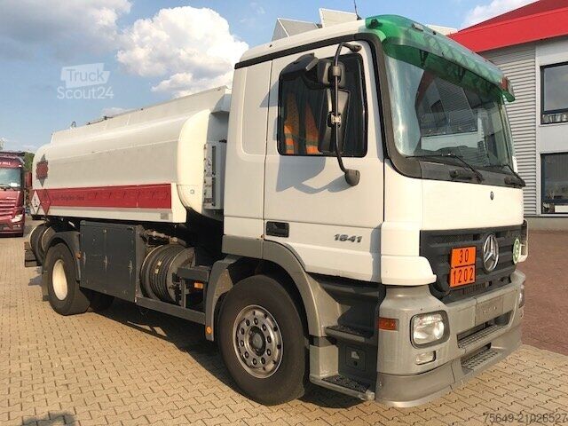 Camion-citerne Mercedes-Benz Actros 1841 L 4x2 Actros 1841 L 4x2, Esterer Tankaufbau ca. 13.500l, 2 Kammern