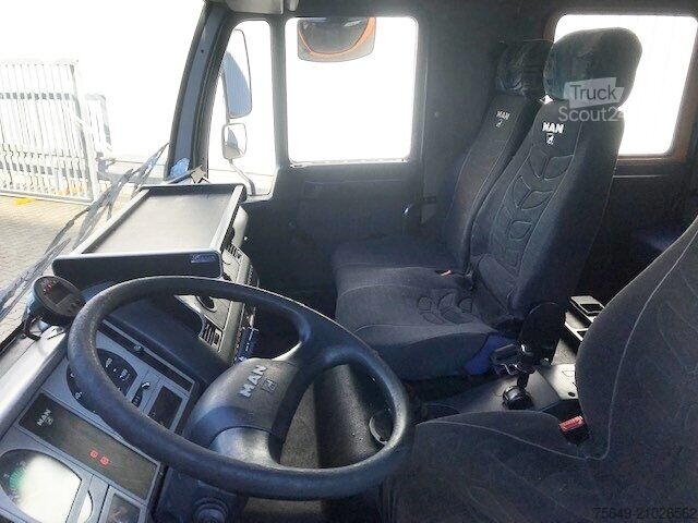 Fourgon pick-up MAN LE 8.185 LC Doka 4x2 BB LE 8.185 LC Doka 4x2 BB, 2x AHK