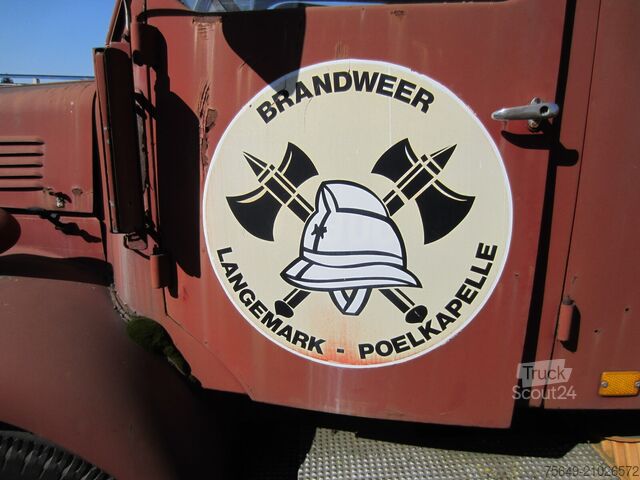 Camion de pompiers Mercedes-Benz -