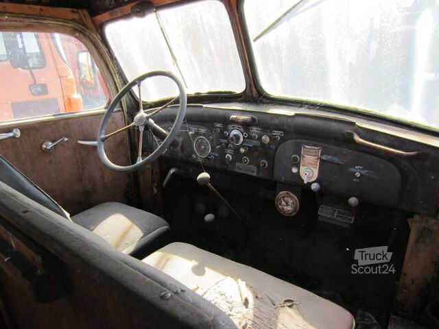 Camion de pompiers Mercedes-Benz -