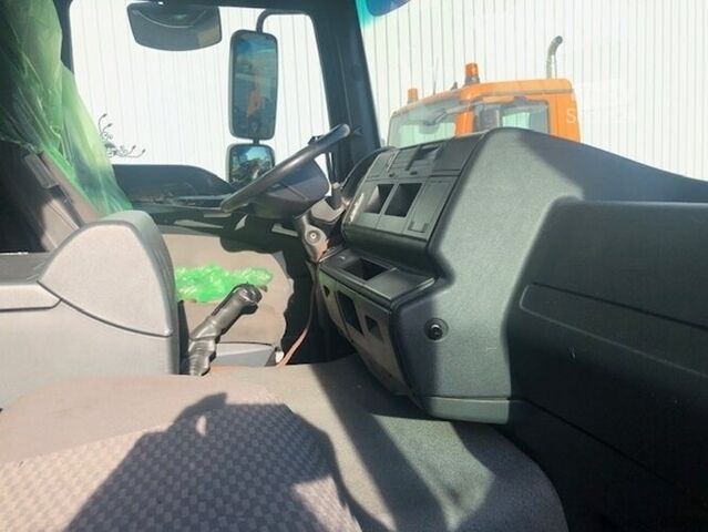 Pick-up van MAN TGL 8.210 BL 4x2 TGL 8.210 BL 4x2 mit LBW, Motorschaden!