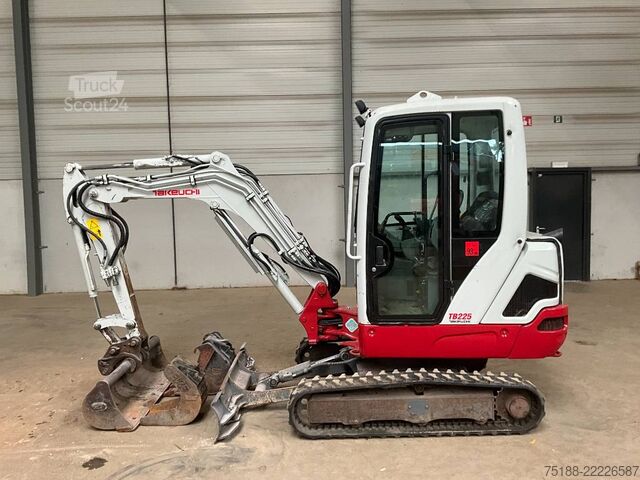 Mini-excavator Takeuchi TB 225