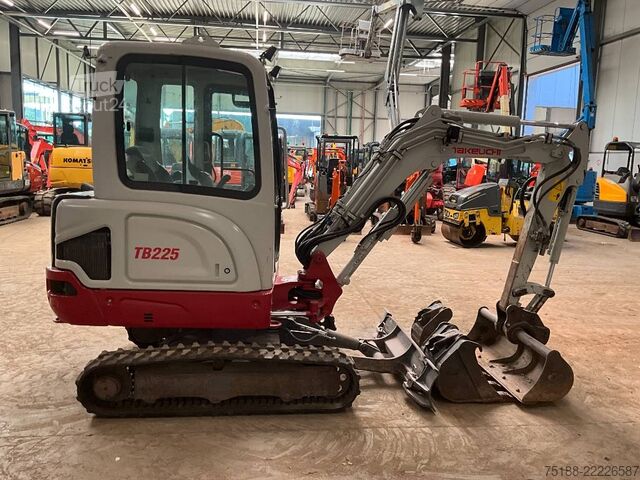 Mini-excavator Takeuchi TB 225