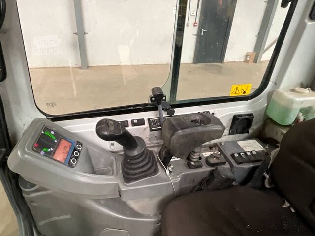 Mini-excavator Takeuchi TB 225