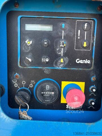 Elevador de tijera Genie GS 3369 RT - 12m Diesel Scherenarbeitsbühne 4x4