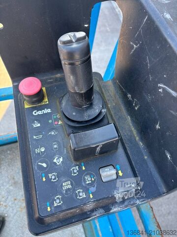 Elevador de tijera Genie GS 3369 RT - 12m Diesel Scherenarbeitsbühne 4x4