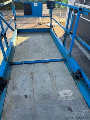 Elevador de tijera Genie GS 3369 RT - 12m Diesel Scherenarbeitsbühne 4x4