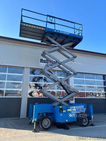 Elevador de tijera Genie GS 3369 RT - 12m Diesel Scherenarbeitsbühne 4x4