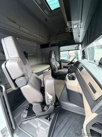 Tracteur routier standard MAN Individual Lion TGX 18.640 LL Voll-Ausstattung