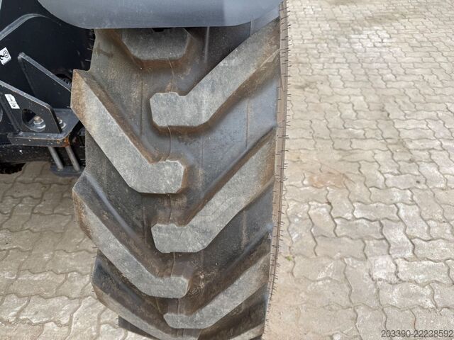 Sonstige BOBCAT TL43.80HF Agri / 137 PS / 7.5 Meter / 4.3 Tonnen