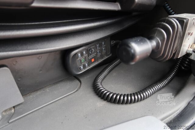 Estándar-SZM Scania S520 V8 NGS 4X2NA/ RETARDER/ PTO/ LEDER/ ACC