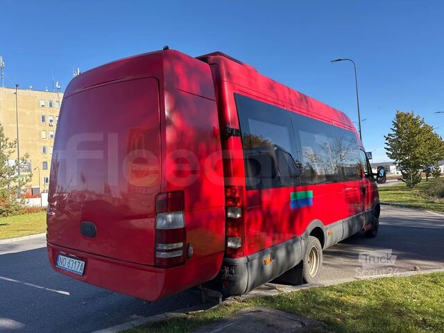 Trasporto persone IVECO Daily