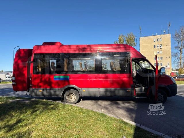 Trasporto persone IVECO Daily