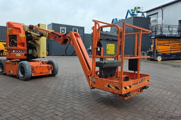 Plataforma de trabajo telescópica articulada JLG E300AJ As-Is, Electric, 11m Working Height, 6.77m,