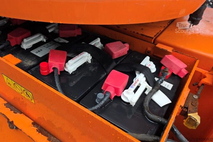 Plataforma de trabajo telescópica articulada JLG E300AJ As-Is, Electric, 11m Working Height, 6.77m,