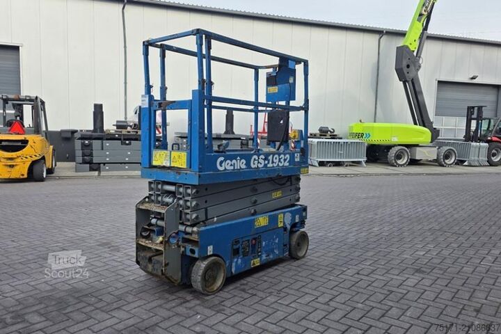 Šķēres lifts Genie GS1932 Electric, Working Height 7.8 m, 227kg Capac