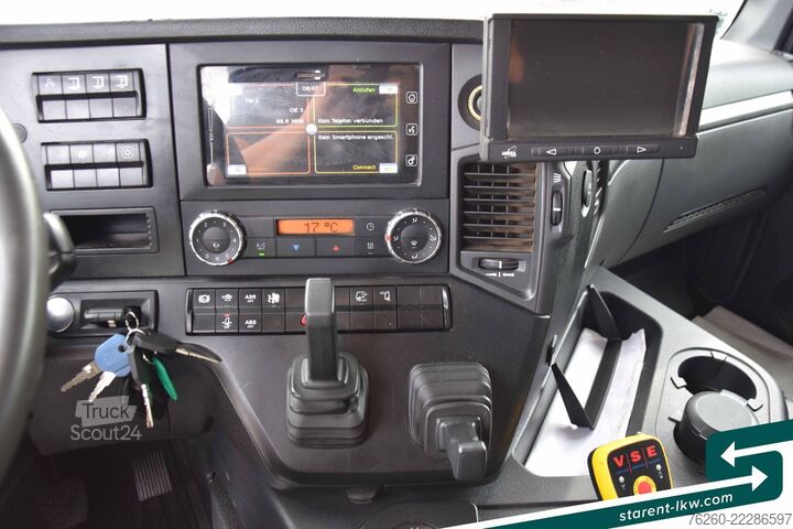 Tractora standard MERCEDES-BENZ Arocs 3653 6x6 Penz Holz kran + Ressenig