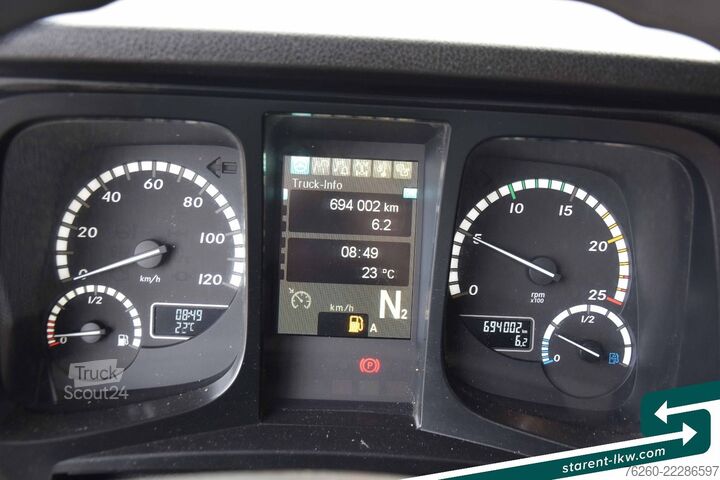 Tractora standard MERCEDES-BENZ Arocs 3653 6x6 Penz Holz kran + Ressenig