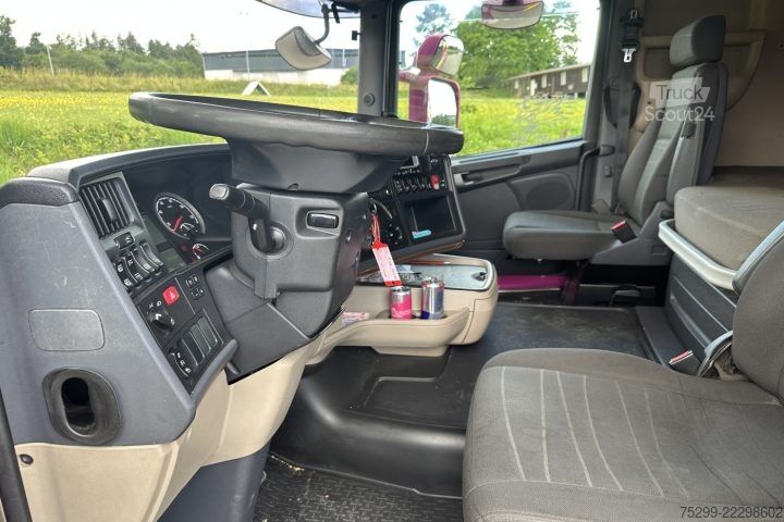 Standardní tahač Scania R560 4x2 Retarder / Swiss-Vehicle