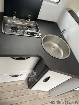 Caravana semiintegrada Forster T 745 EB Travel-Line- & Winter-Paket