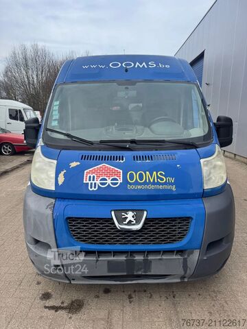 Slēgtais furgons Peugeot Boxer **EURO 4-BELGIAN ORIGINE**
