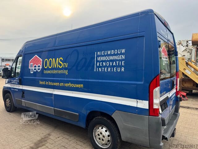 Slēgtais furgons Peugeot Boxer **EURO 4-BELGIAN ORIGINE**