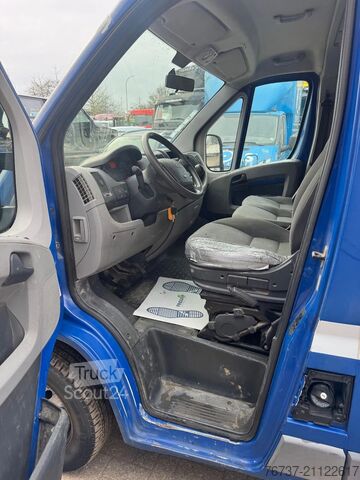 Slēgtais furgons Peugeot Boxer **EURO 4-BELGIAN ORIGINE**