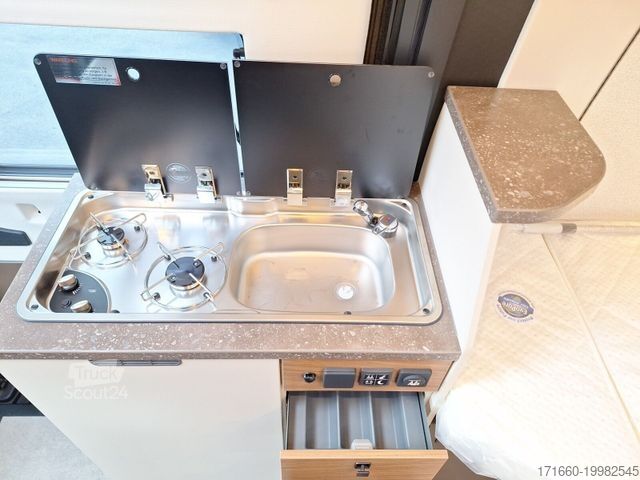 Camper van BÜRSTNER Habiton HM 6.0 Leather, Markise, Panorama