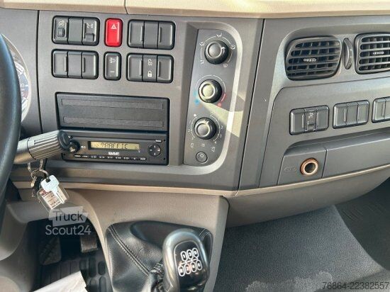 Camion cu platformă și prelată DAF LF 250, 16 TONNER PLANE MIT LBW,  MANUELL, E6