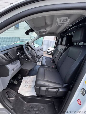 Panelinis furgonas OPEL Vivaro Kasten L 2 lang Edition M # Würth Regale