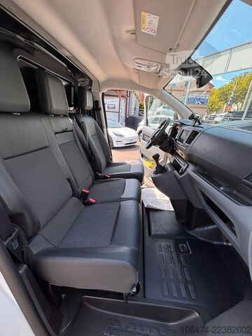 Panelinis furgonas OPEL Vivaro Kasten L 2 lang Edition M # Würth Regale