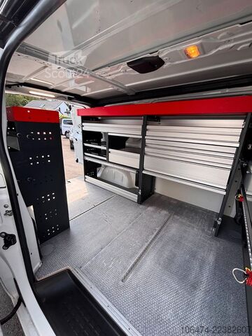 Panelinis furgonas OPEL Vivaro Kasten L 2 lang Edition M # Würth Regale