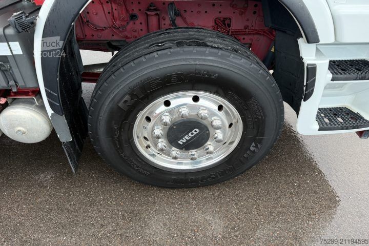 Tovornjak s kavljem za kontejnerje Iveco 340X51Z X-Way 8x4 Hiab / Swiss-Vehicle