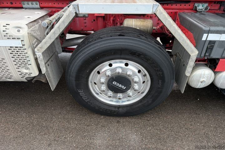 Tovornjak s kavljem za kontejnerje Iveco 340X51Z X-Way 8x4 Hiab / Swiss-Vehicle