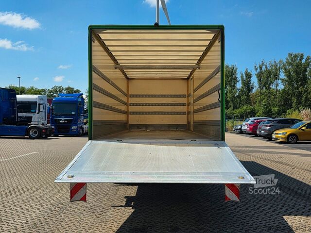 Camião de caixa fechada VOLVO FE 320 / Ladebordwand