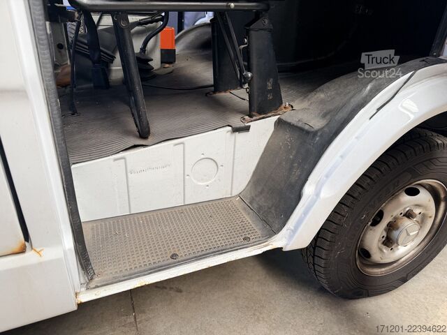 Minibus MERCEDES-BENZ 207 D T1 Bremer 9-Sitzer1. Hand!
