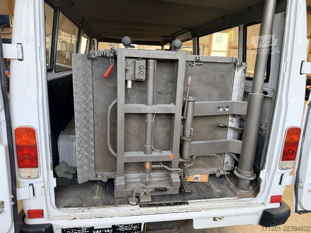 Minibus MERCEDES-BENZ 207 D T1 Bremer 9-Sitzer1. Hand!