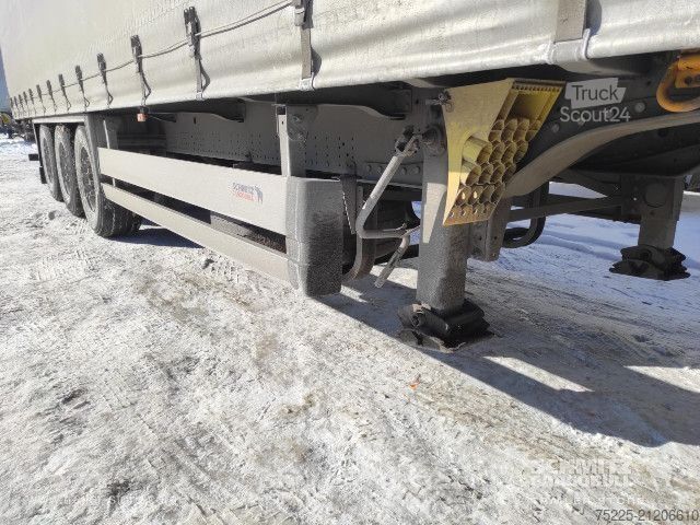 Öppen semitrailer med kapell Schmitz Cargobull Curtainsider Standard