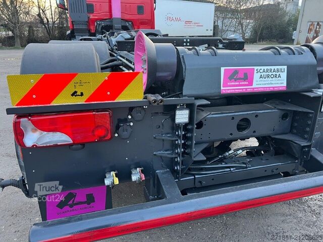Kamion s kipom s pomičnim kontejnerom IVECO IVECO X-WAY AD260 SCARRABILE