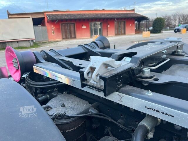 Kamion s kipom s pomičnim kontejnerom IVECO IVECO X-WAY AD260 SCARRABILE