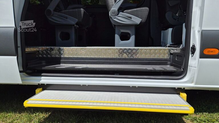 Minibussi MERCEDES-BENZ Sprinter 3 Stock, Handicap Flexiboden Mobility23