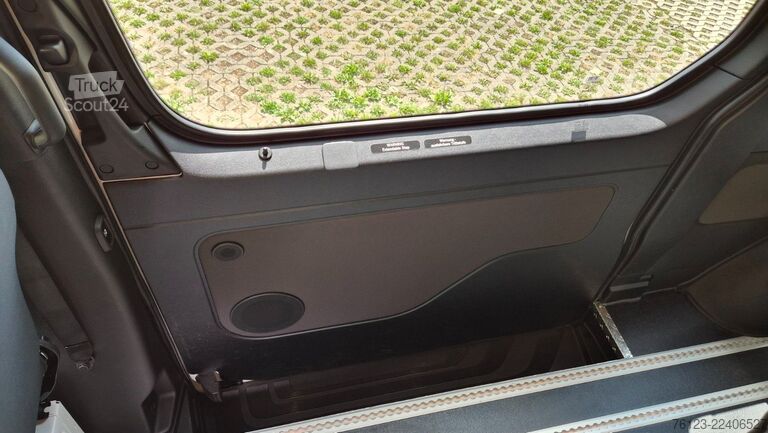 Minibussi MERCEDES-BENZ Sprinter 3 Stock, Handicap Flexiboden Mobility23
