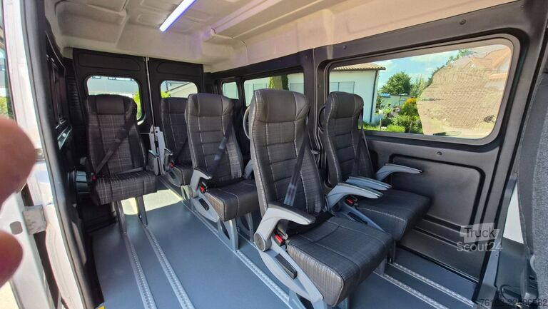 Korotettu pakettiauto PEUGEOT Boxer  Hochraum 9 Sitzer L3H2 verglast BlueHDi