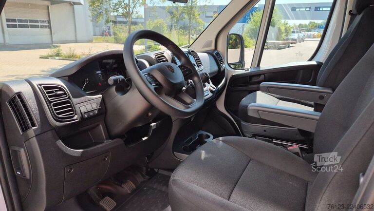 Korotettu pakettiauto PEUGEOT Boxer  Hochraum 9 Sitzer L3H2 verglast BlueHDi