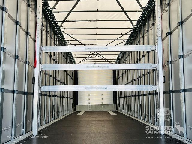 Öppen semitrailer med kapell Schmitz Cargobull Curtainsider Standard Getränke