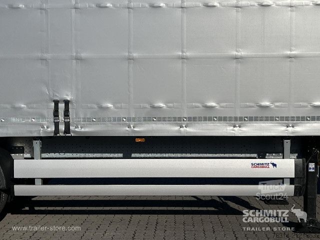 Öppen semitrailer med kapell Schmitz Cargobull Curtainsider Standard Getränke